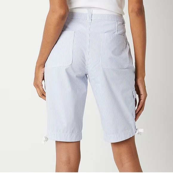 ST. JOHN’S BAY -Women’s Cargo Shorts - Light Blue Stripe - Picture 8 of 9